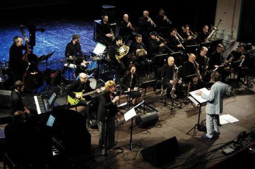2023/12/10 Soho & Harmonies of faded paint, OJS con Colin Towns (comp, arr, dir) e Norma Winstone (voce) @ tobeinjazz 2023 - Teatro Verdi Sassari (Ph. Palitta)